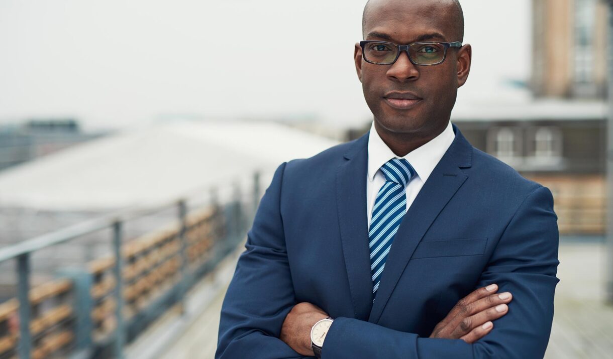 confident black business man pwqr35y